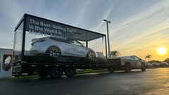 Cybertruck буксирует сделанную в США Model Y (Источник изображения: TeslaNewsWire/X)