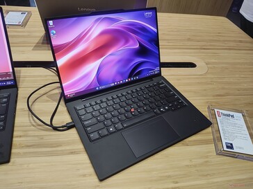 Lenovo ThinkPad X1 Carbon Gen 13 Aura Edition (источник изображения: Benjamin Herzig)