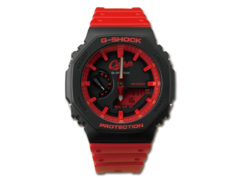 Логотип Carp на часах Casio G-Shock x Hiroshima Toyo Carp collaborative сопровождается красными индексами и акцентами на черном фоне. (Источник изображения: Great G-Shock World)