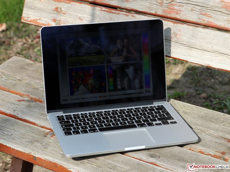 Apple MacBook Pro 13 2015 (источник изображения: Notebookcheck.com)