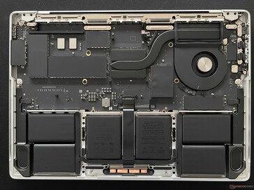 Внутренние компоненты MacBook Pro 14 M3